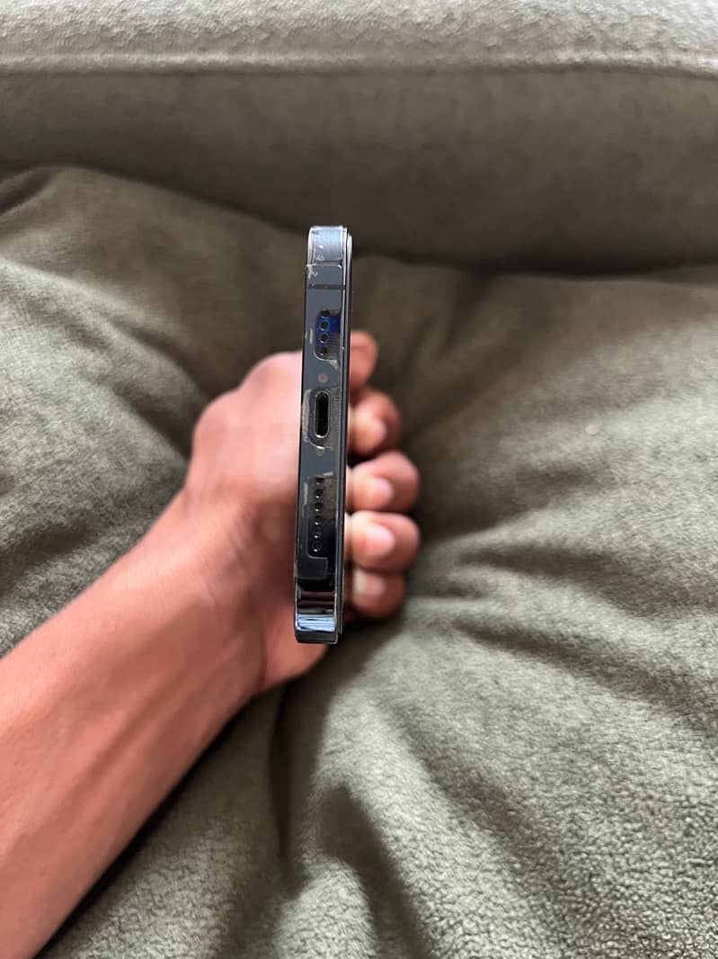 Apple iPhone 12 Pro Max 1