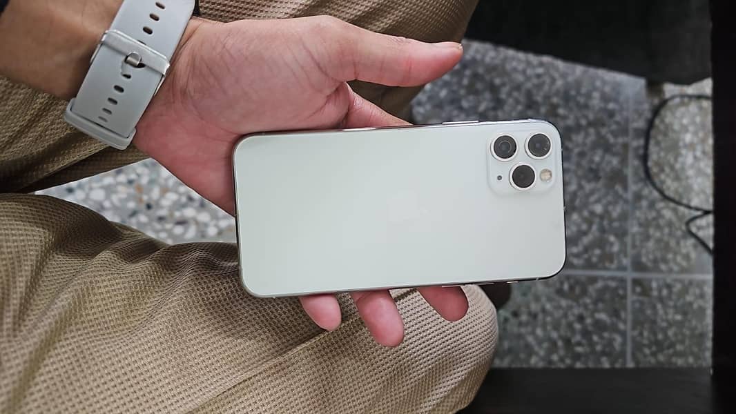 Apple iPhone 11 Pro 0