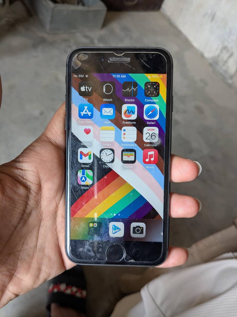 Apple iPhone 8 4