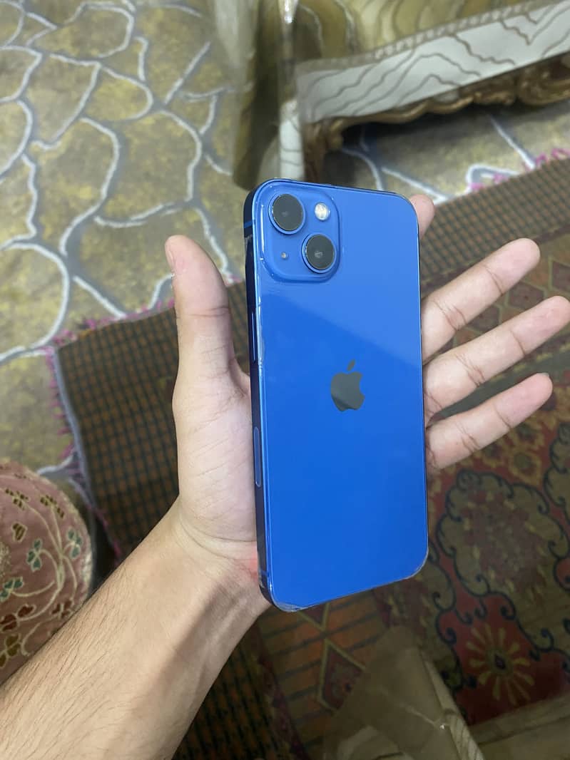Apple iPhone 13 2