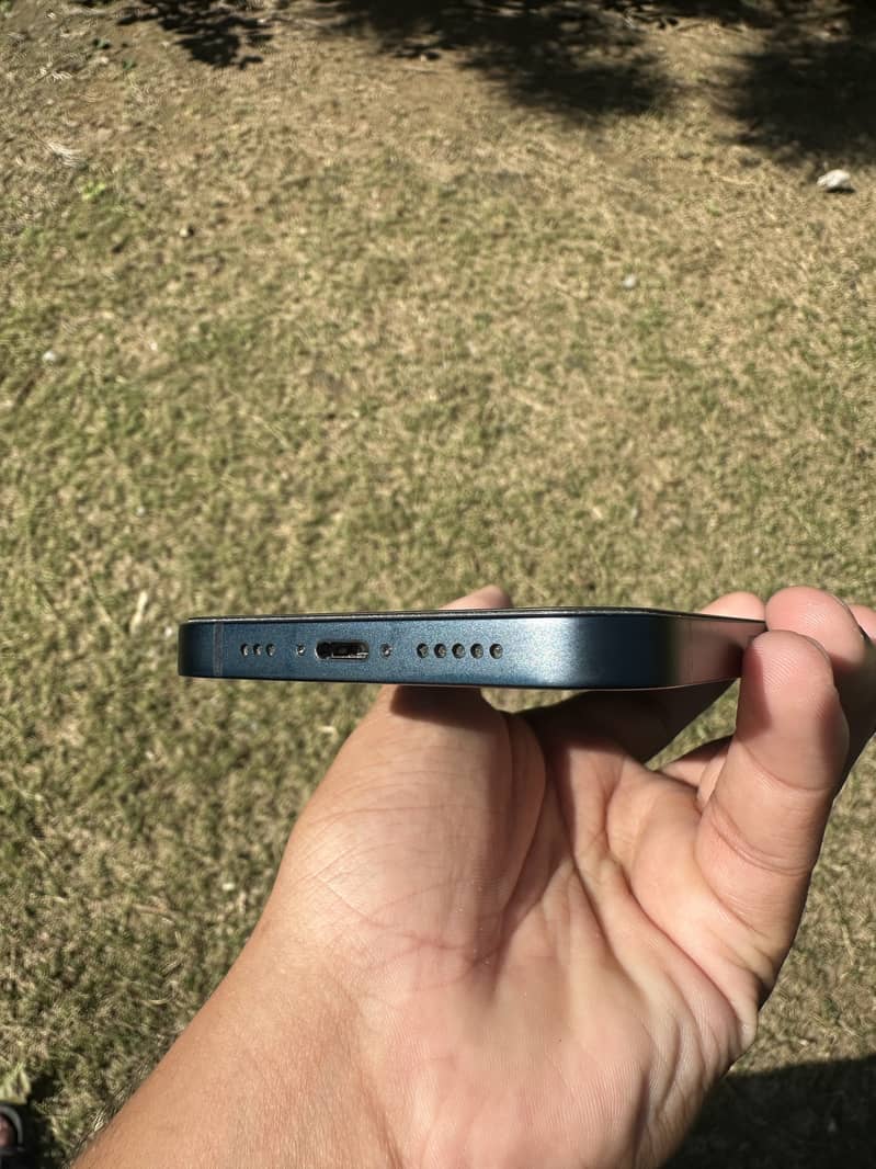 Apple iPhone 13 JV 3