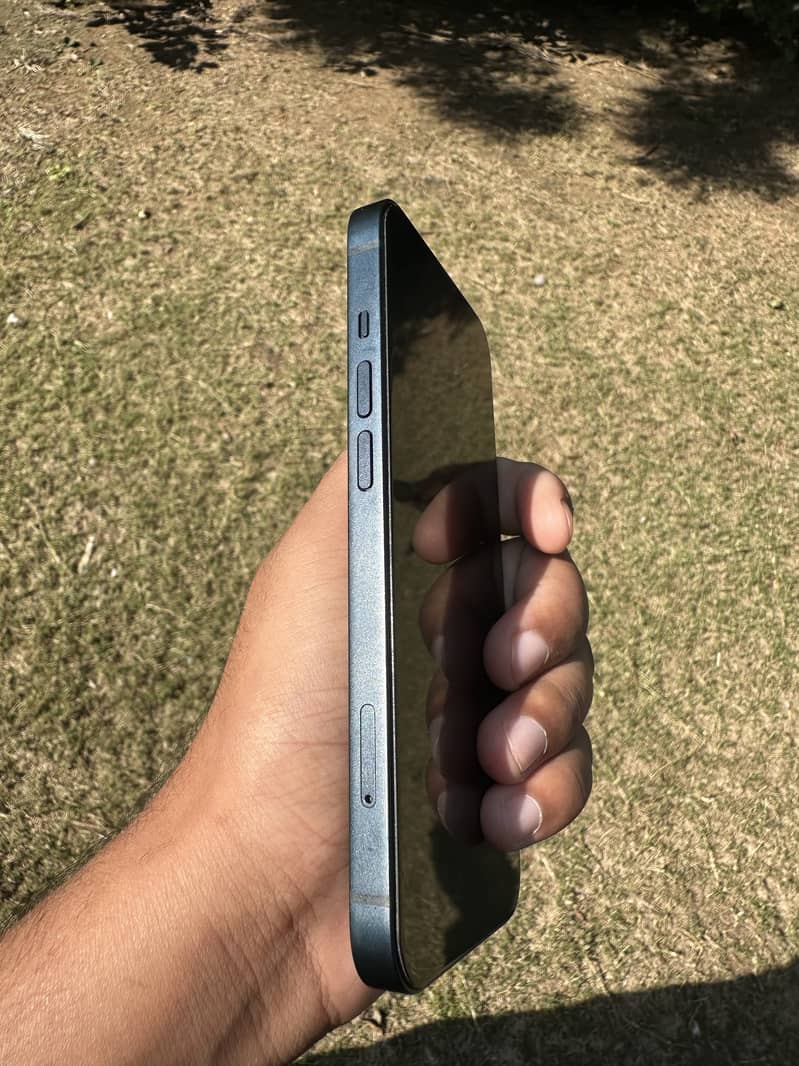 Apple iPhone 13 JV 4