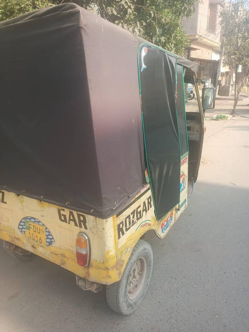 cng rickshaw 2