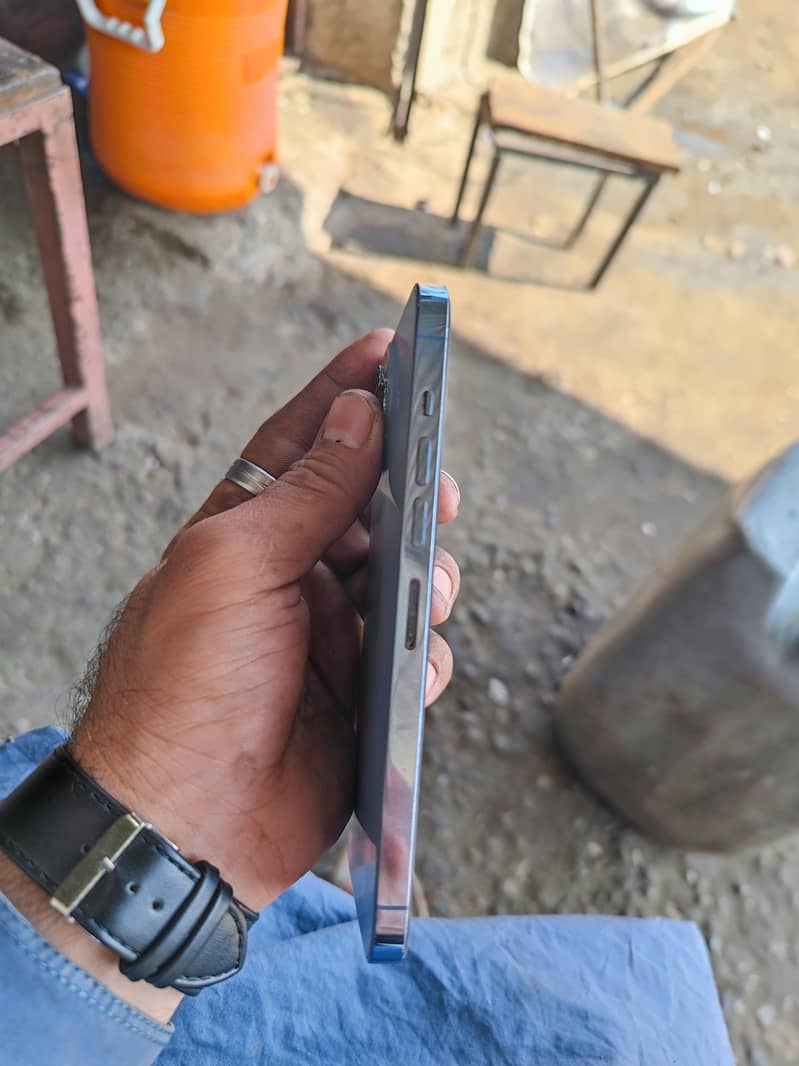 Apple iPhone 13 Pro Max 3