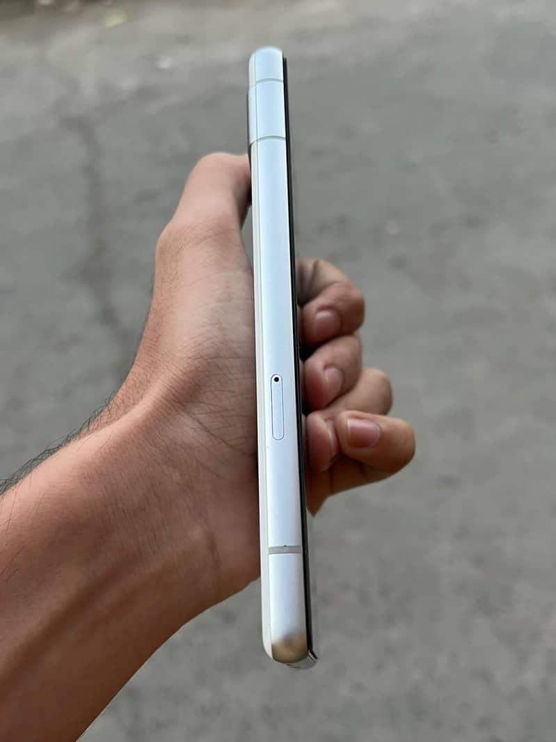 Google Pixel 7a 5