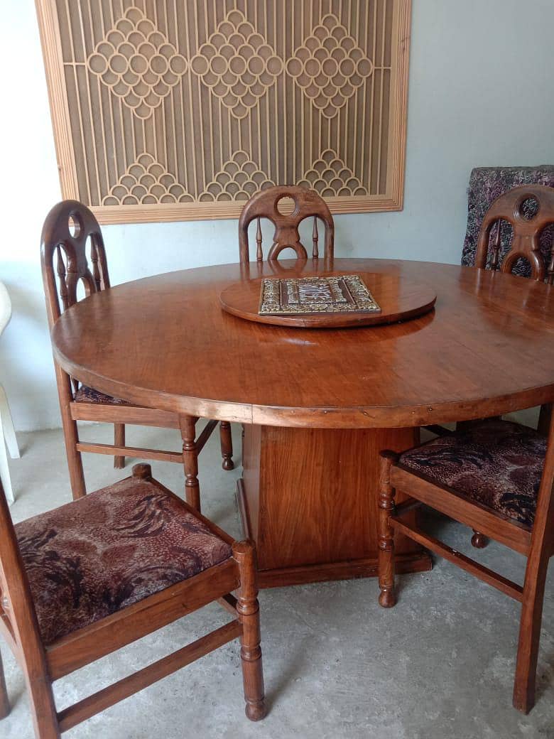 Dining table with 5 chair 0