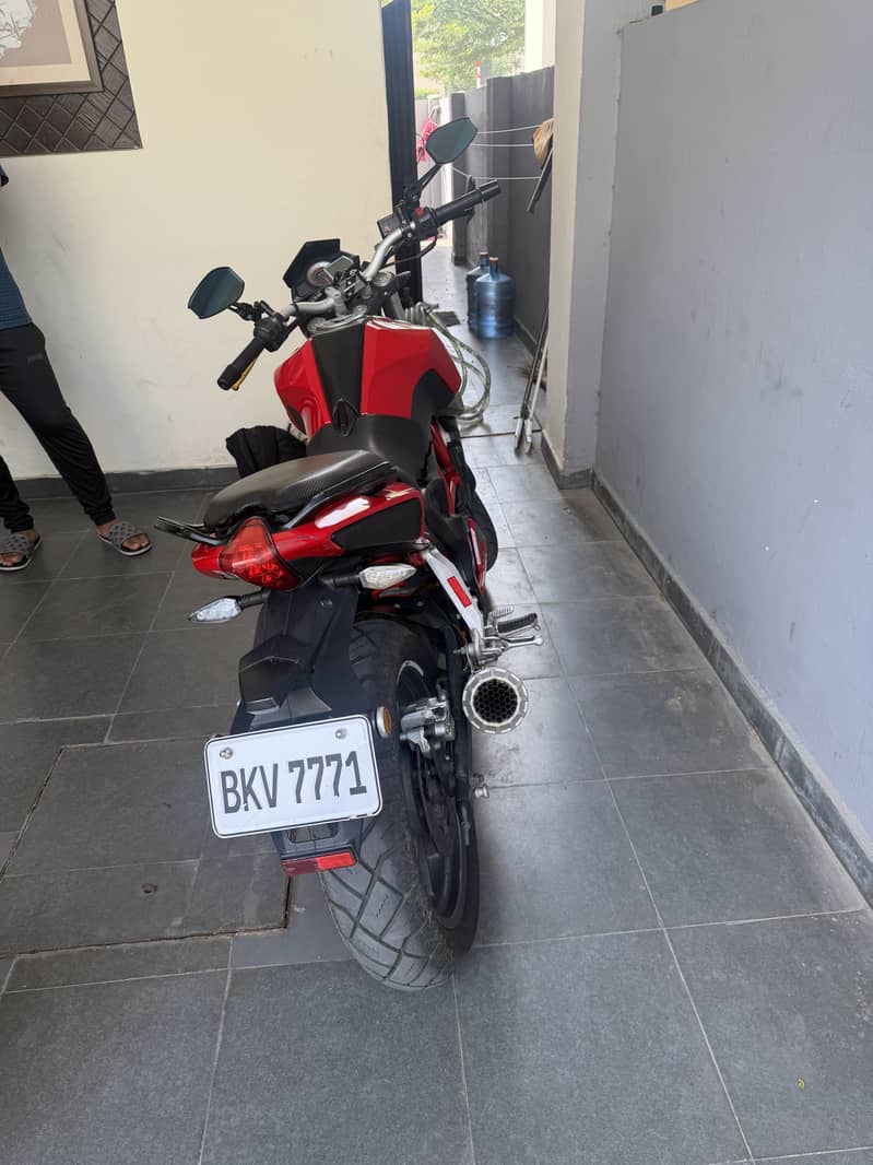 Benelli tnt 25 1