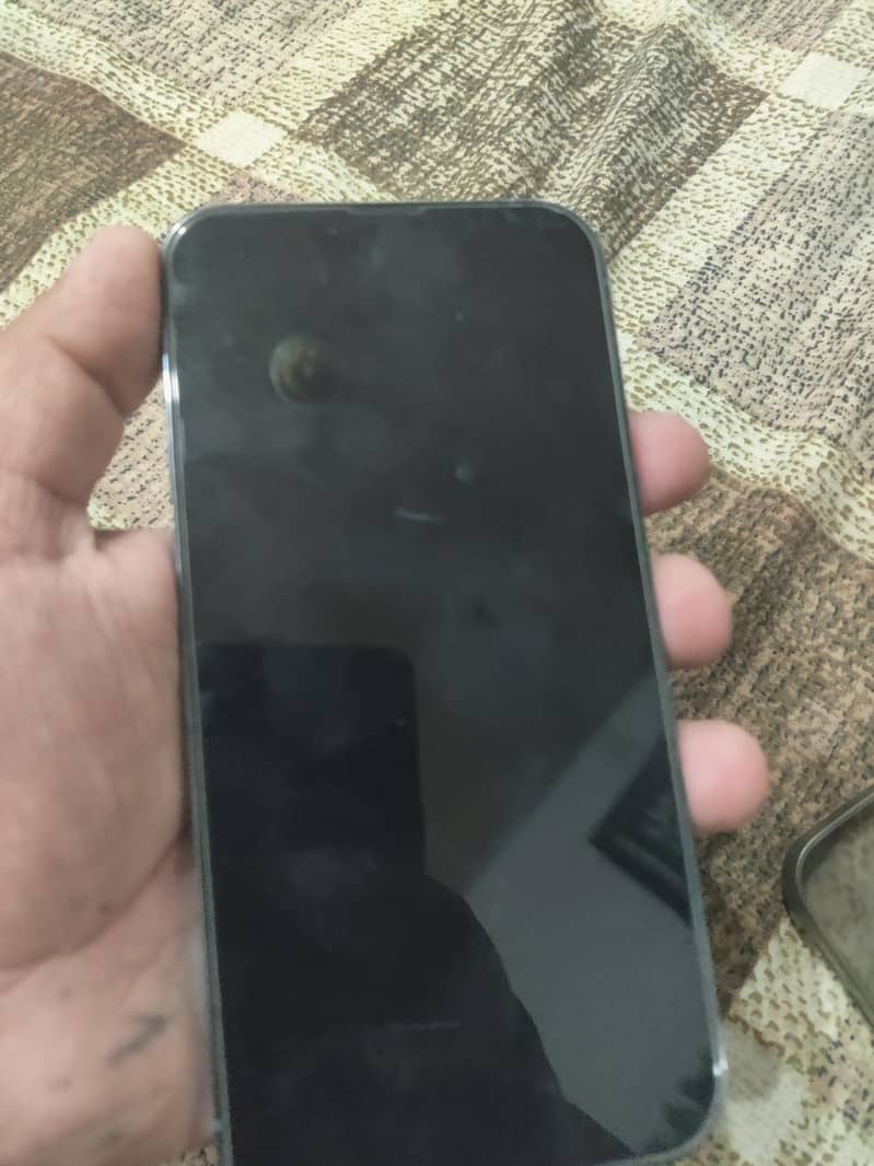 Apple iPhone 13 Pro Max 2