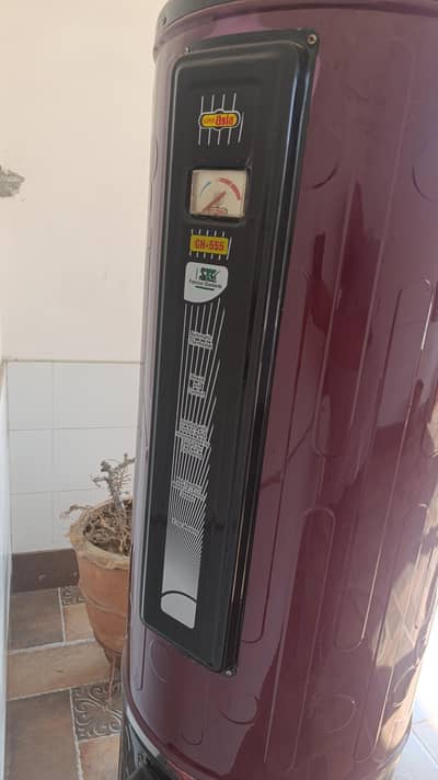 geyser very good condition 55 liter like new