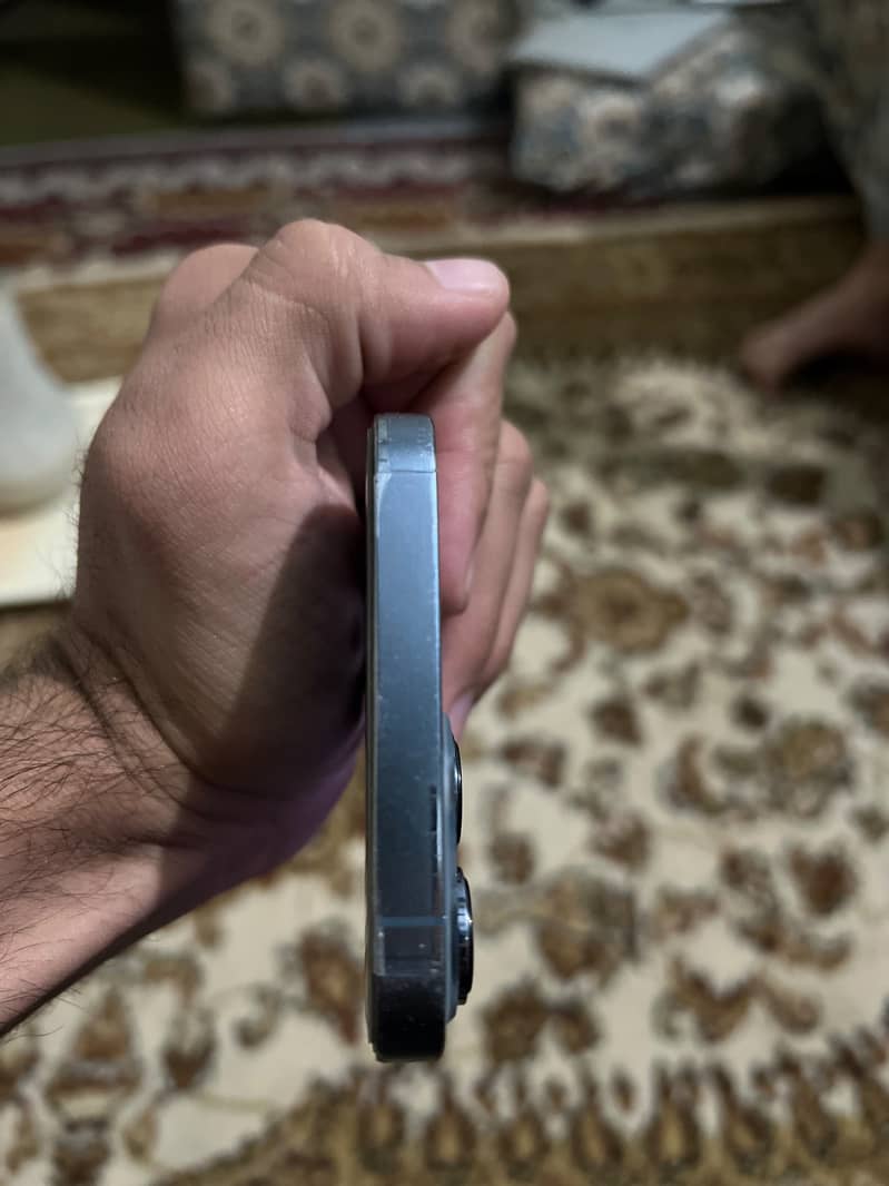 Apple iPhone 13 Pro Max 5