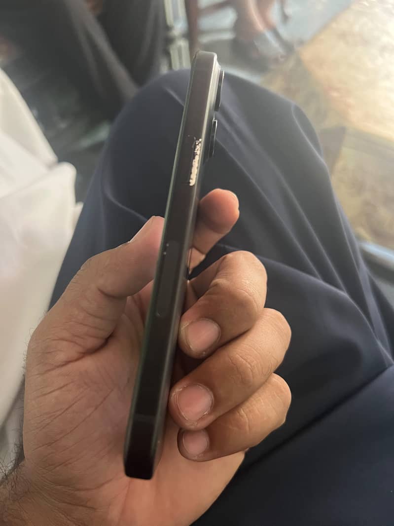 Apple iPhone 15 3