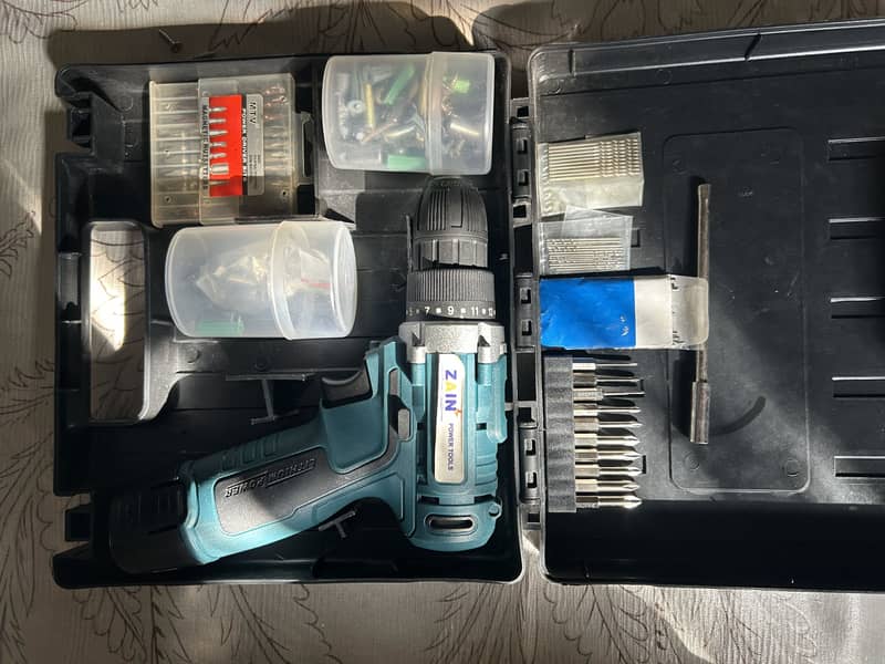 Wireless drill machine unused 1