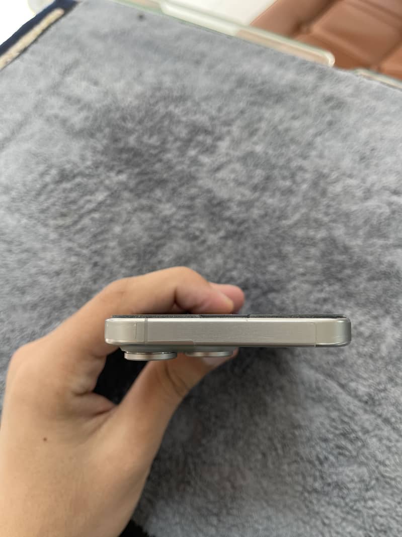 Apple iPhone 15 Pro Max 0