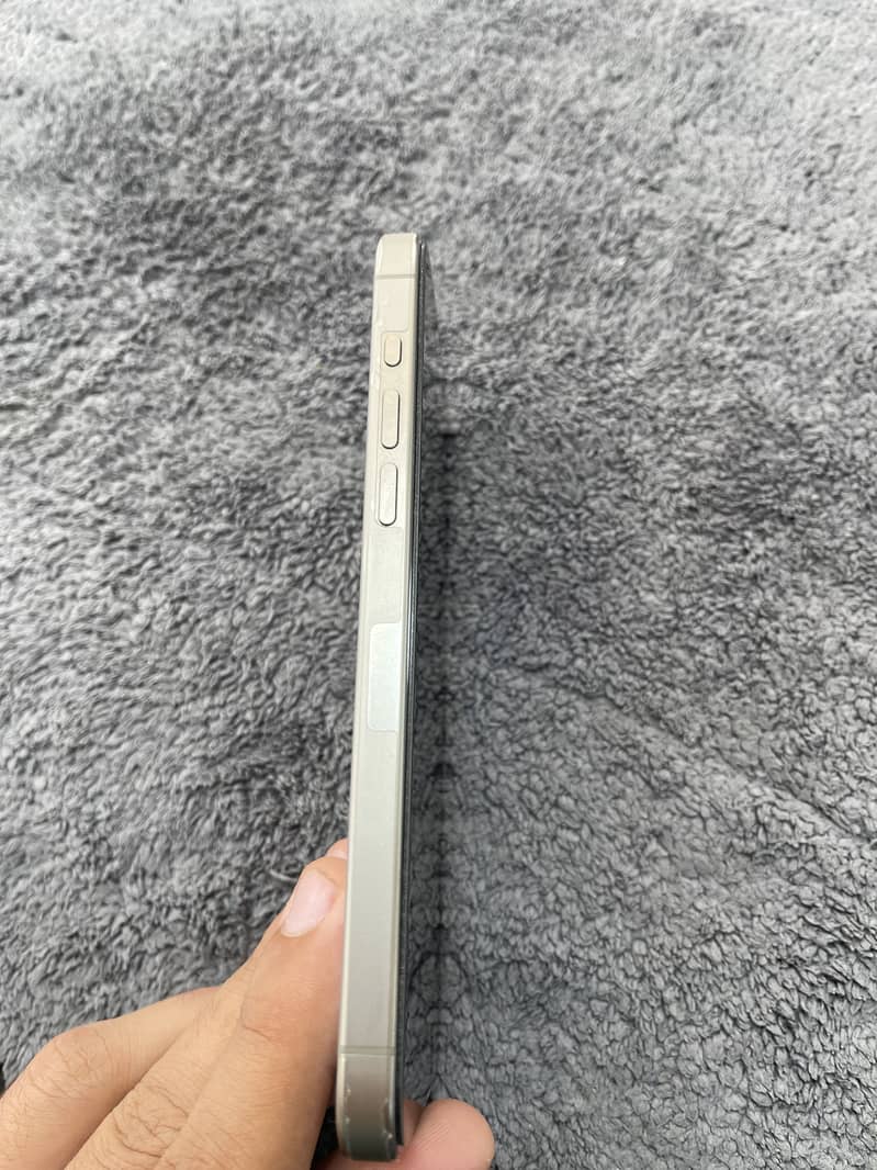 Apple iPhone 15 Pro Max 1