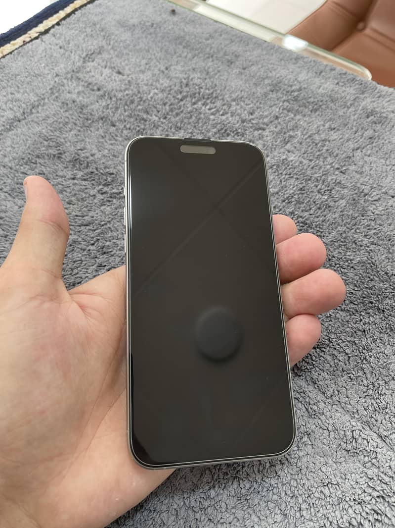 Apple iPhone 15 Pro Max 4