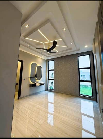 Urgent for rent a 10 Marla upper portion in jasmine block bahria town