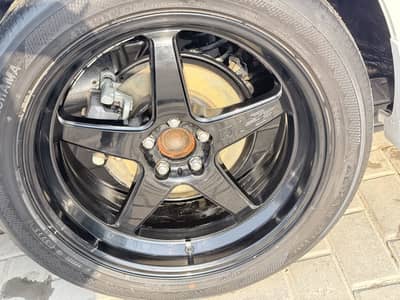 Yokohama tyre and wheels tyre’s  d1-sf mileage 1100 km size 18 inch