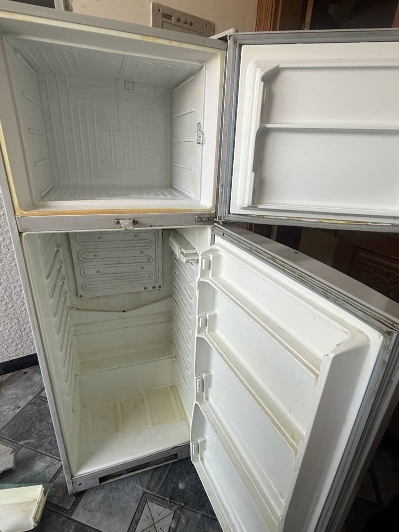 Dawlance Double Door Refrigerator for Sale | Excellent Cooling | Used 4