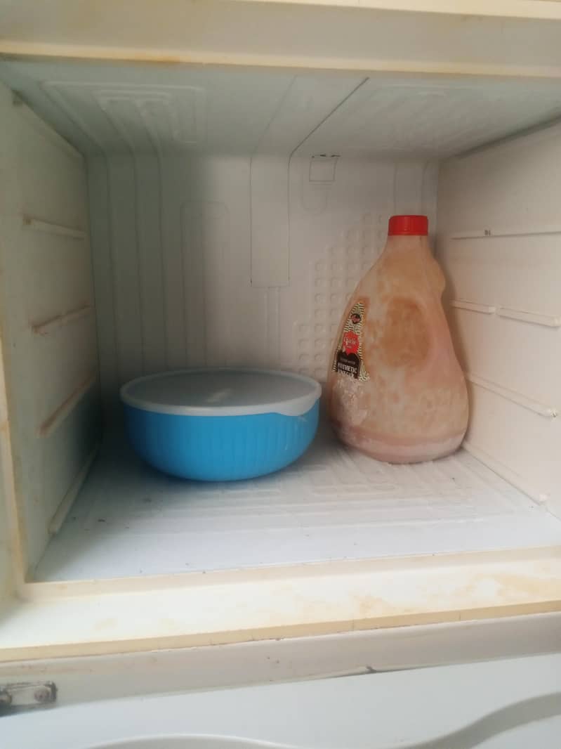 dawlance fridge 2