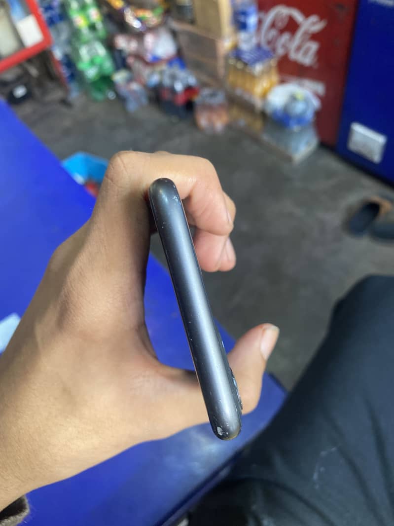 Apple iPhone 11 jv 3