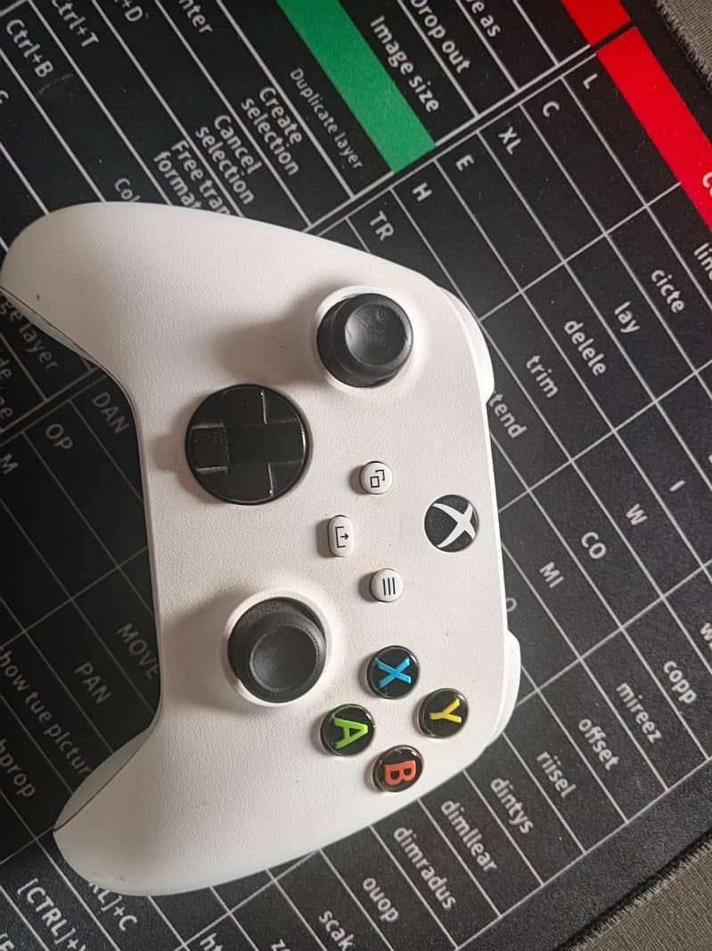 Xbox Series S 4
