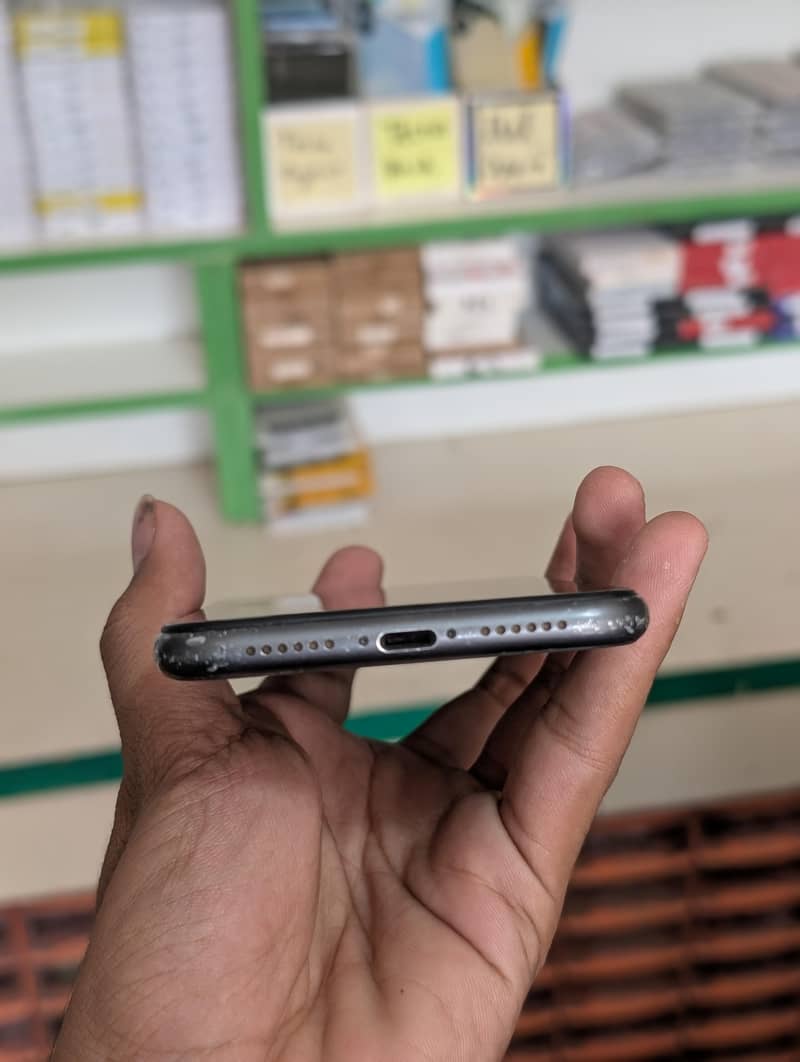 Apple iPhone 11 5