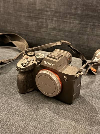 Sony Alpha 7 IV + 24-105mm Lens | New | Mic & Accessories