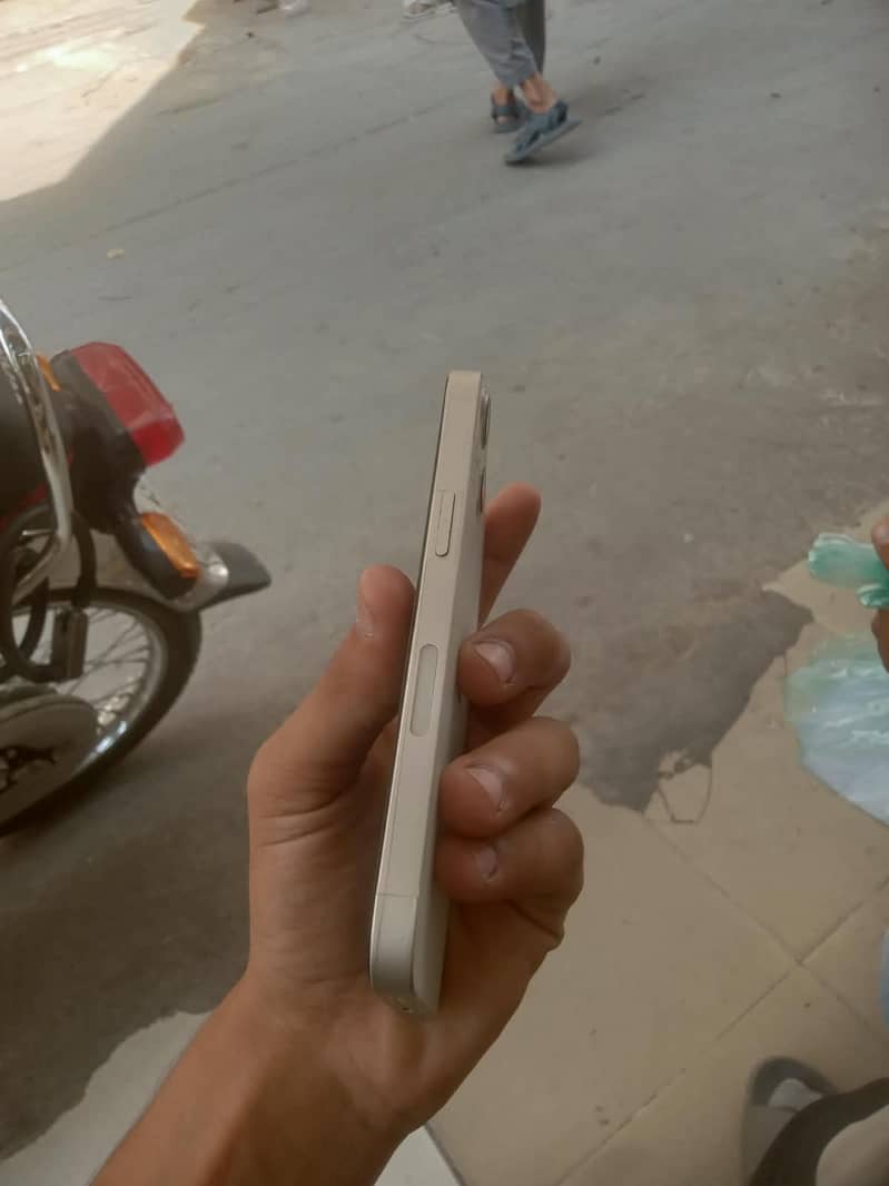 I phon 13 4