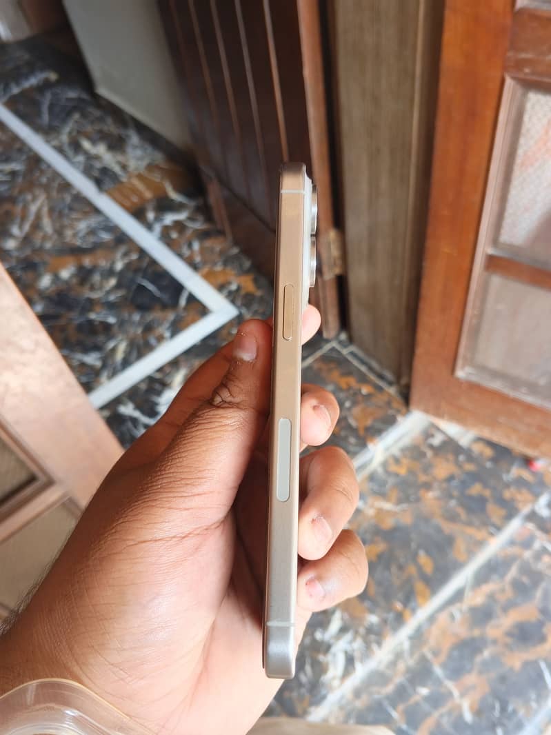 Apple iPhone 15 Pro Max 1