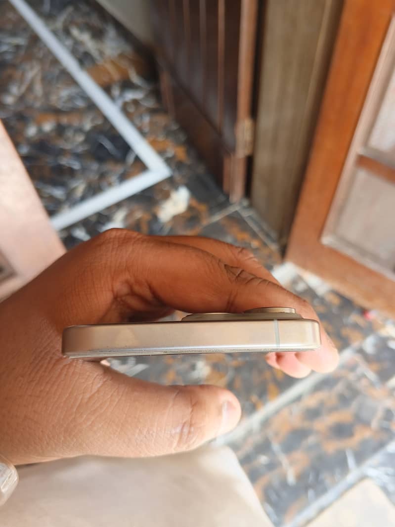 Apple iPhone 15 Pro Max 3