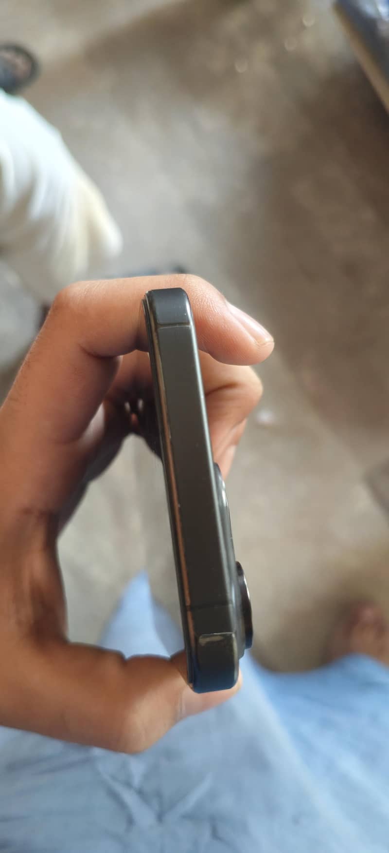 Apple iPhone 15 Pro Max 6