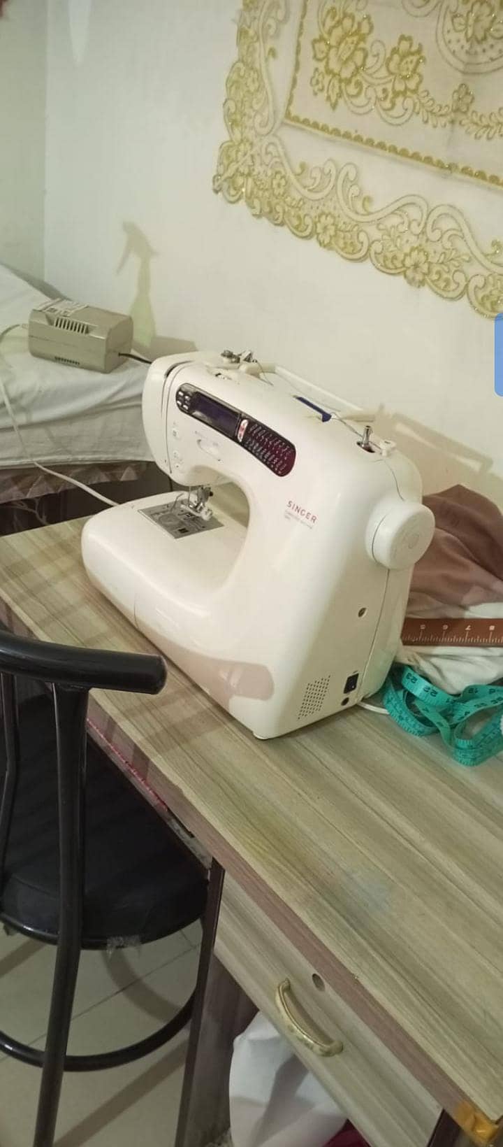 simple stich machine with 20 function like new 0