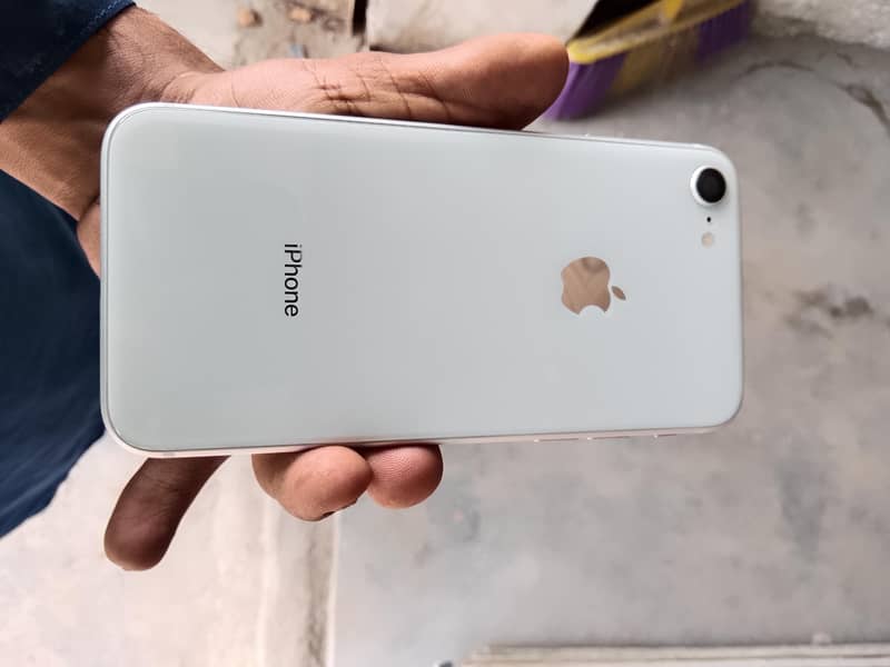 Apple iPhone 8 0