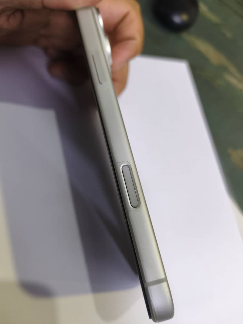 Apple iPhone 17 Pro Max 3