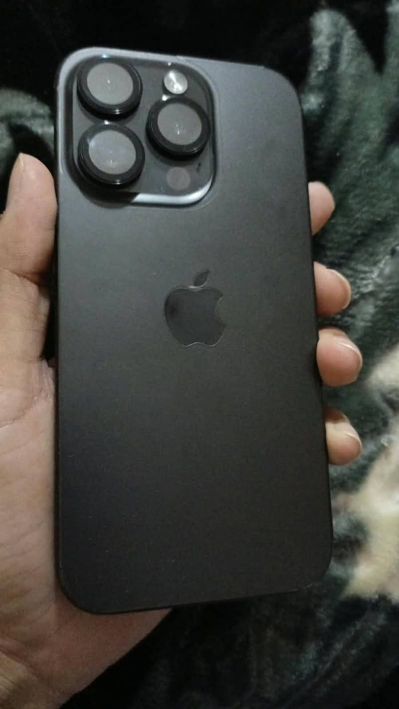 Apple iPhone 15 Pro 3