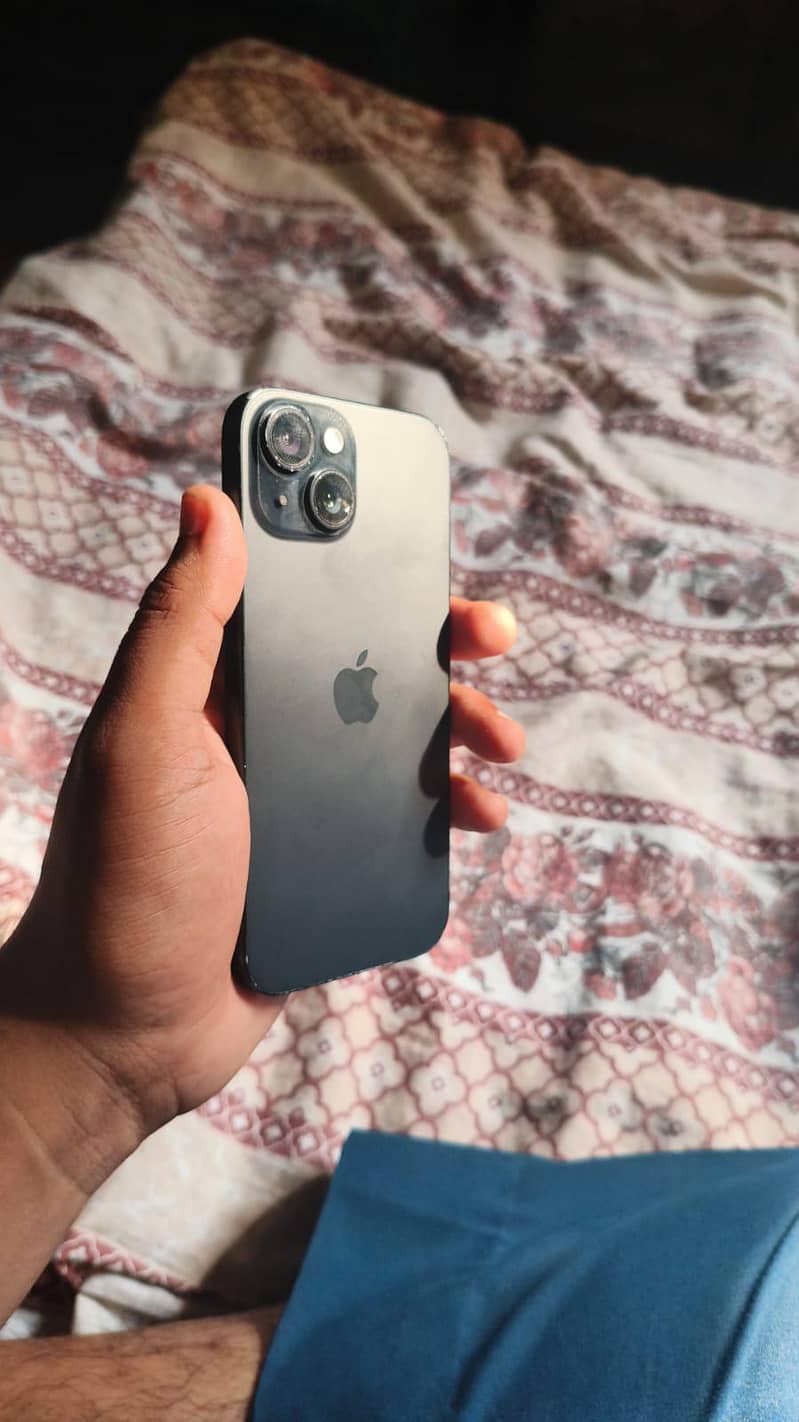 Apple iPhone 15 2