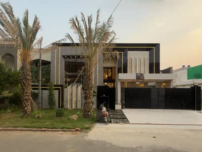1 Kanal Double Heighted House For Sale
