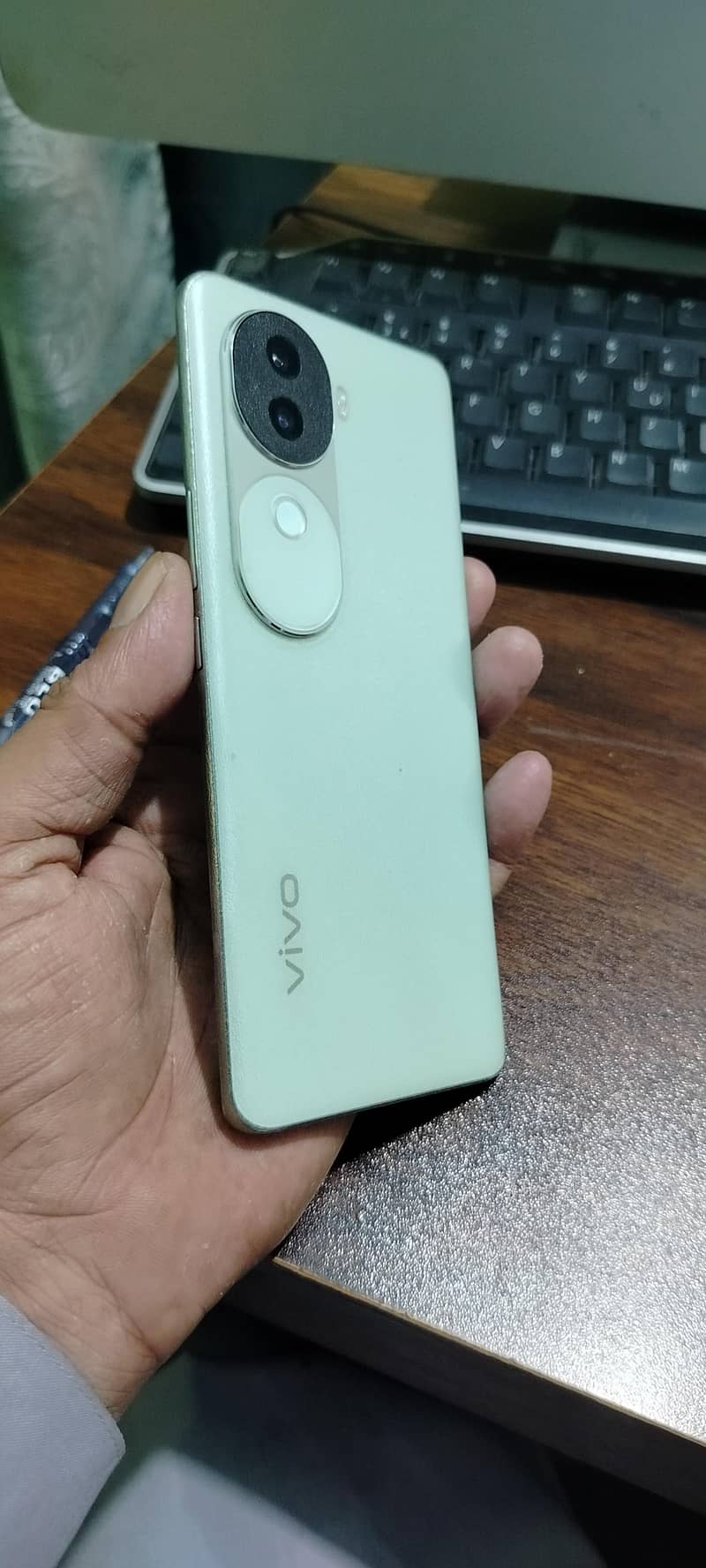 Vivo V40e 2