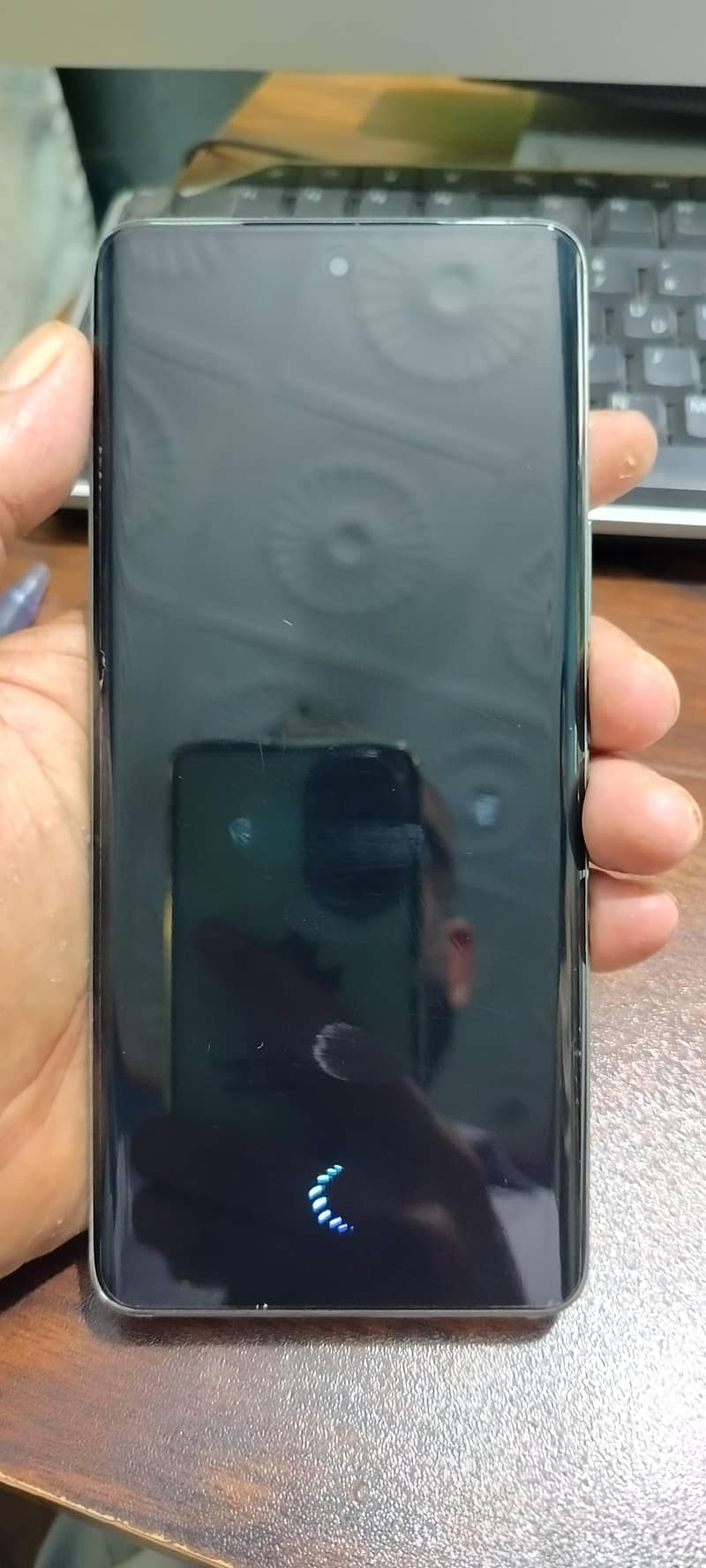 Vivo V40e 4