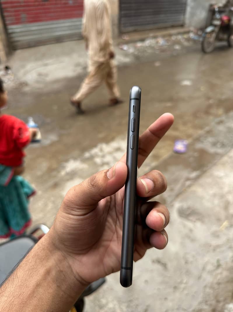 Apple iPhone 11 jv 5