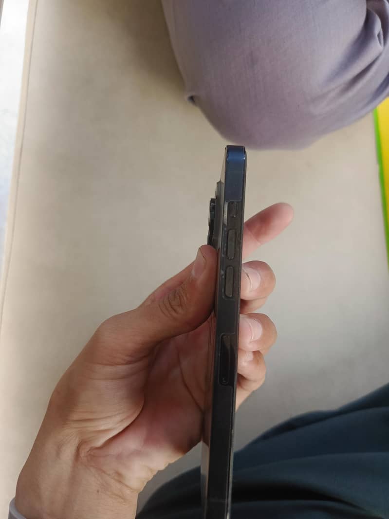 Apple iPhone 14 Pro 0