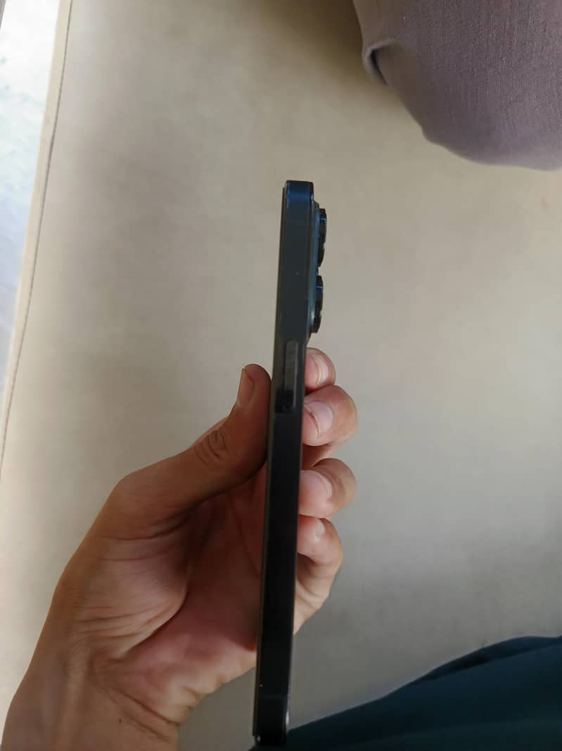Apple iPhone 14 Pro 2