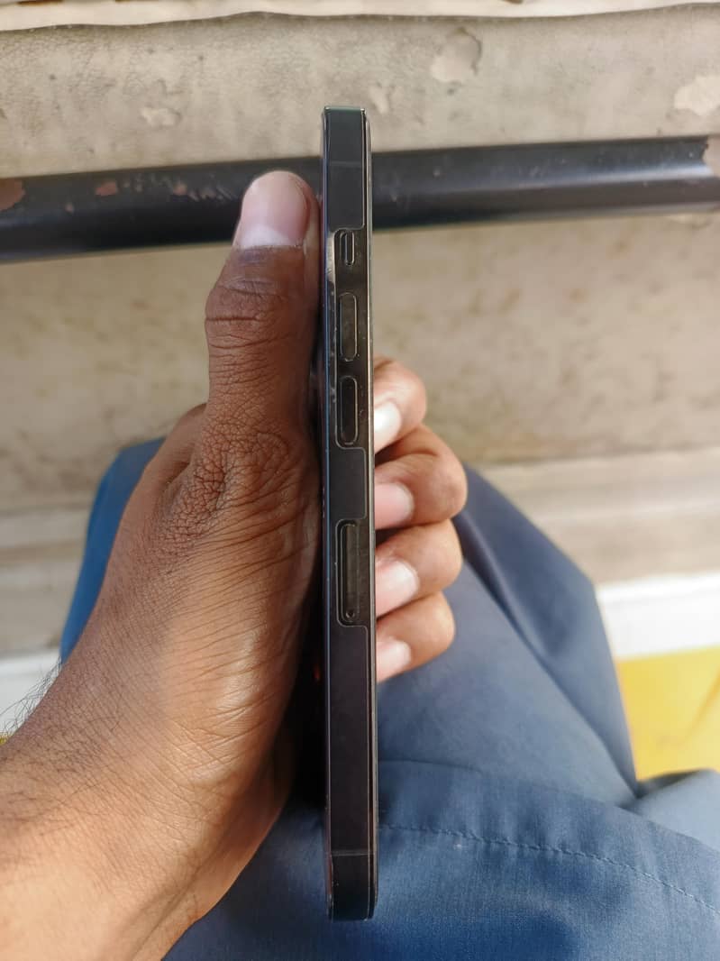 Apple iPhone 14 Pro 3