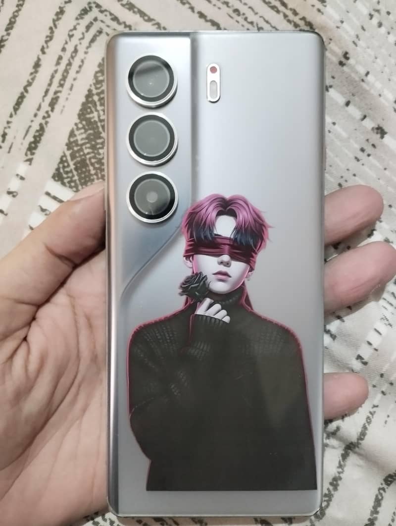 Tecno CAMON 40 Pro 0