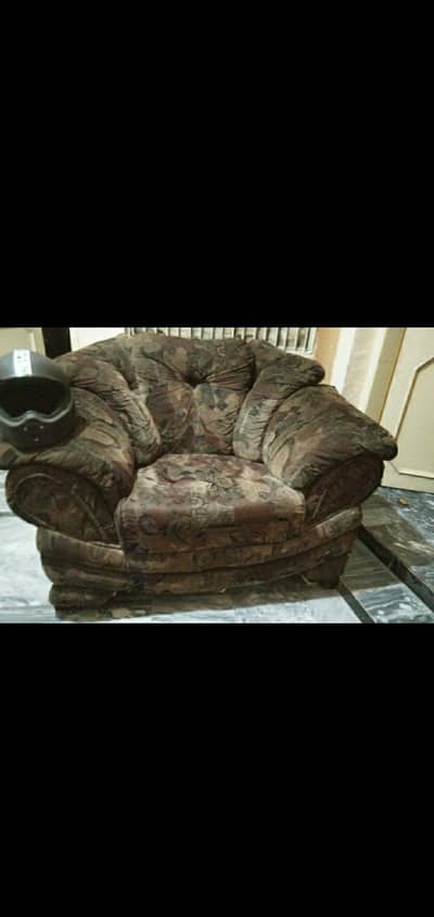 king size 6 seater sofa set very good condition and rate