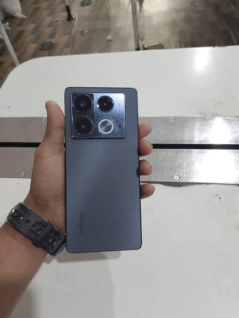 Infinix Note 40 8