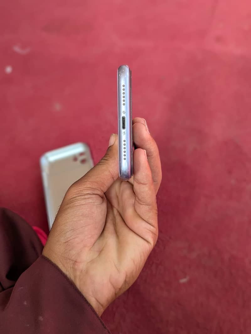 Apple iPhone 11 0