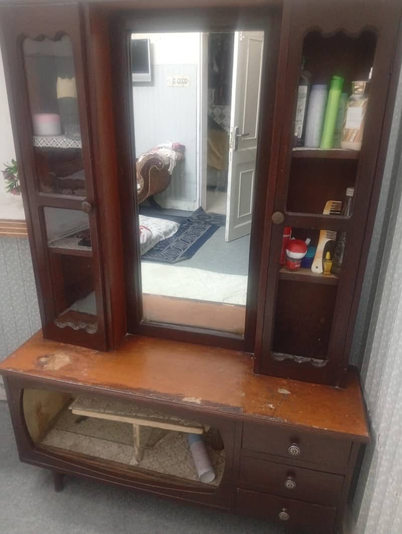 Dressing table 0