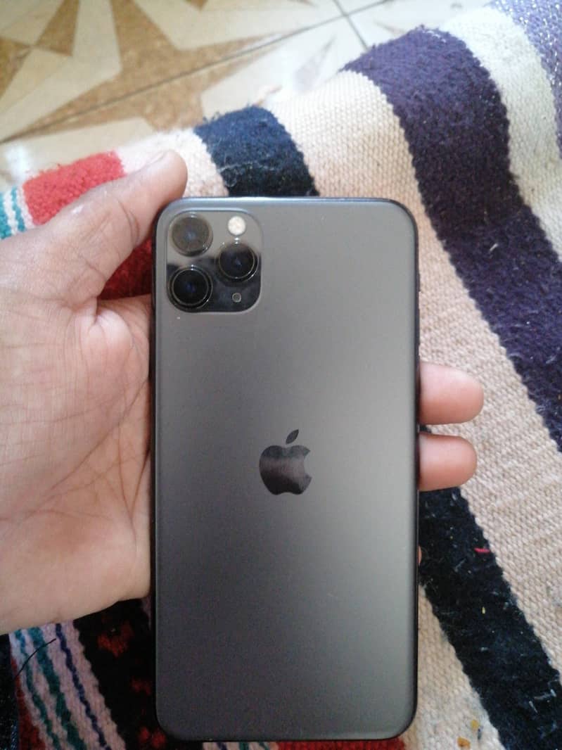 Apple iPhone 11 Pro Max 2