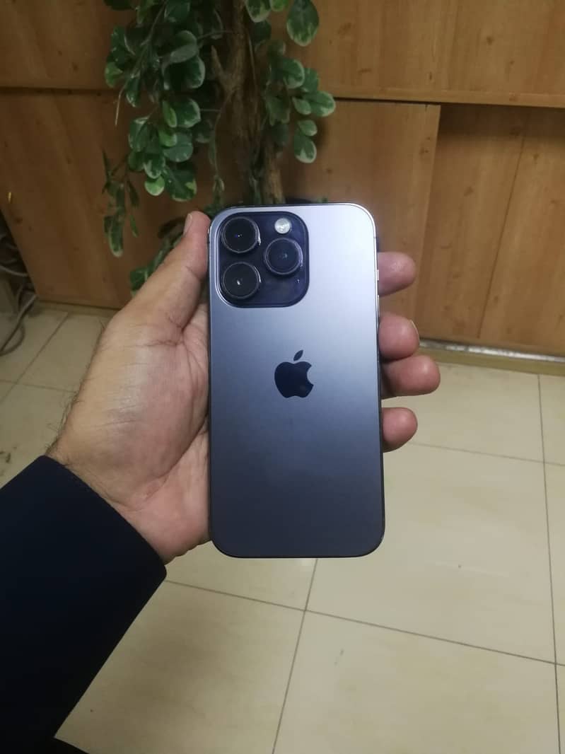 Apple iPhone 14 Pro 1